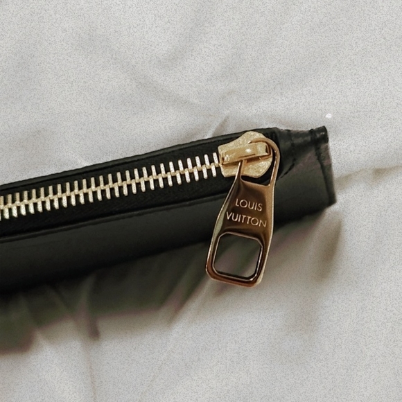 Louis Vuitton Neverfull Empreinte Pochette - Picture 2 of 14